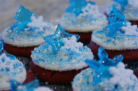 Snowflake Cupcakes - CakeCentral.com