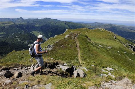 Le GR 465 Ou Chemin De Cluny Nouveau GR Dans L Aveyron Et Le Cantal