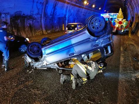 Messina Incidente Tra Lo Svincolo Di Messina Centro E Quello Di