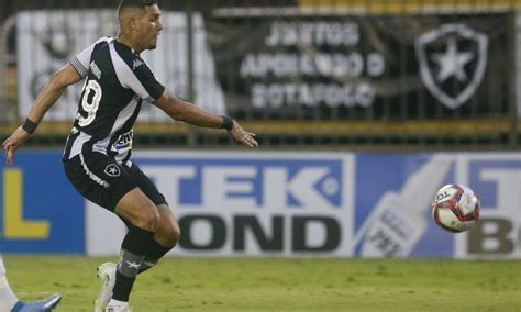 Botafogo Faz Proposta Mas N O Avan A Na Renova O De Contrato O