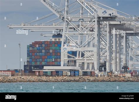 Container Ship E R Texas Unloading On Berth J At The Long Beach