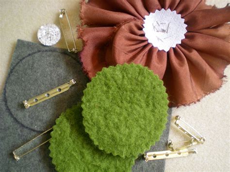 Bead And Needle Simple Rosettes Tutorial