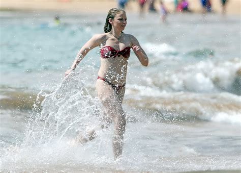 Elisabeth Harnois Wearing A Strapless Red Bikini At A Beach Porn Pictures Xxx Photos Sex