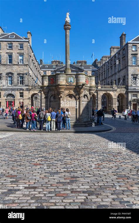 The Mercat Cross Edinburgh Hi Res Stock Photography And Images Alamy