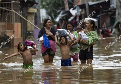 Filipino Flood Victims Wade Through Water Editorial Stock Photo Stock