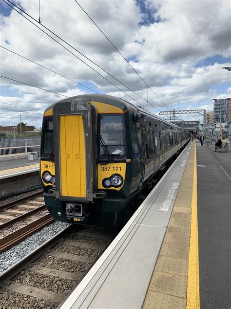 Gwr First Group • Class 387 171 387 152 2p40 1035 Didc Flickr