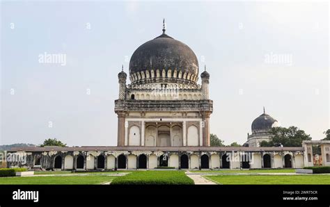 Mausoleum Of Muhammad Quli Qutub Shah The Biggest Tomb Of Qutub Shahi