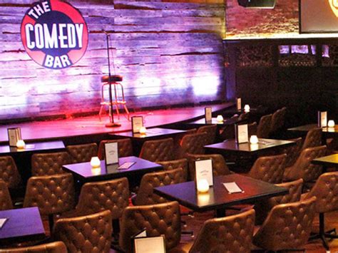 16 Best Comedy Clubs in Chicago For a Good Laugh