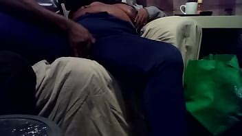 Une Petite Allumeuse Dans La Tente Xvideos