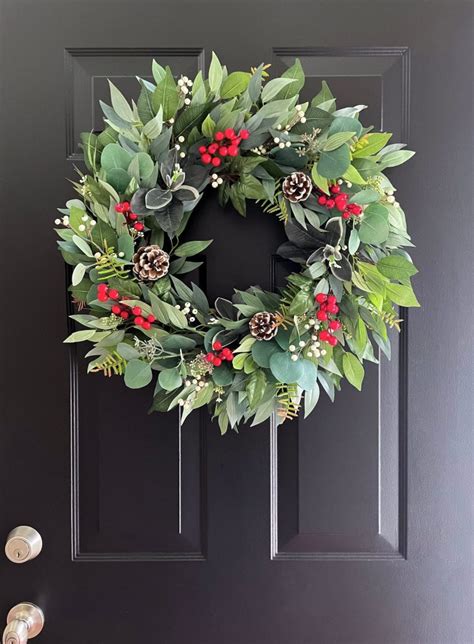 Traditional Berry Christmas Wreath Designs For The Season