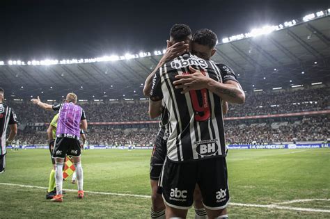 Diretor do Cruzeiro foi crucial para chegada de estrela no Atlético MG