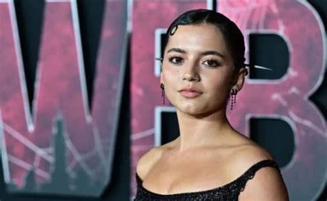 Isabela Merced Una Superhero Na Latina En Los Universos De Marvel Y Dc