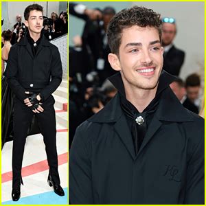 Manu Rios Shows Off Perfect Smile At Met Gala 2023 2023 Met Gala