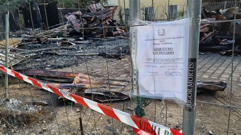 Roma Fiamme A Villa Massimo Distrutta L Ex Casina Dei Pini