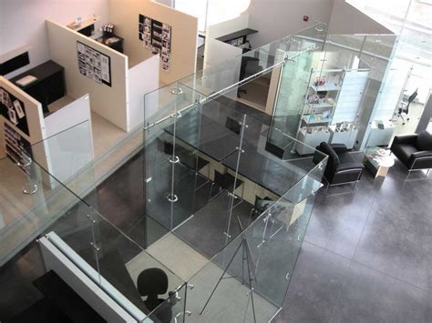 mix traditional cubicles with glass partitions | Avanti Systems