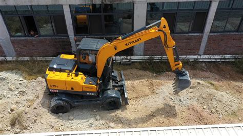 Xinyuan XYC75WYT Hydraulic Excavators Digging Machine 7 Ton Wheel