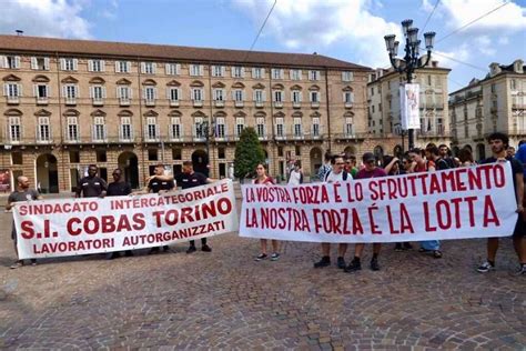 Mondo Convenienza Lo Sciopero Dei Lavoratori Di Campi Bisenzio Arriva