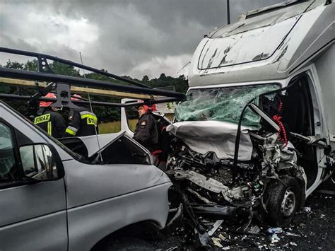 Dolny Śląsk Poważny wypadek w Kaczorowie Zderzyły się 4 samochody