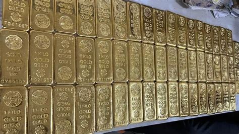 Mumbai News Virar Man Arrested For Smuggling Gold Biscuits Worth 3 3