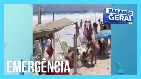 Adolescente De Anos Desaparece Ap S Se Afogar Em Praia No Rj Youtube