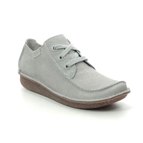 Clarks Funny Dream D Fit Light Grey Nubuck Lacing Shoes