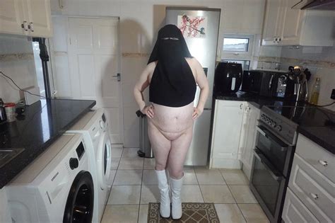 Naked In Niqab And White Knee Boots Pics Xhamster
