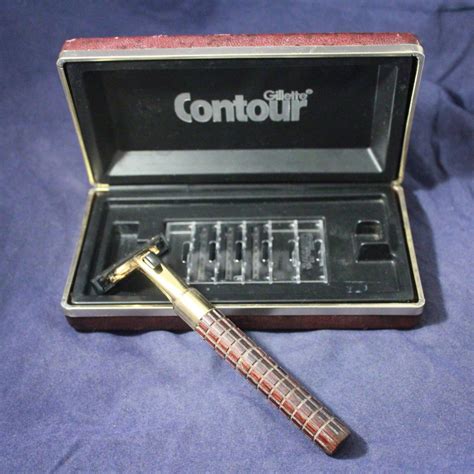 Vintage Gillette Atra Razor Gold Deluxe Model Wooden Handle Darwin