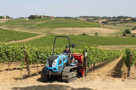 Enovitis Nel Monferrato I Trattori Specializzati Di Argo Tractors