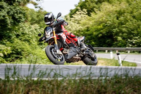 Ps Naked Bike Vergleichstest Aprilia Dorsoduro