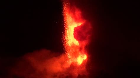 Lava Bursts Into The Night Sky As Mount Etna Erupts YouTube