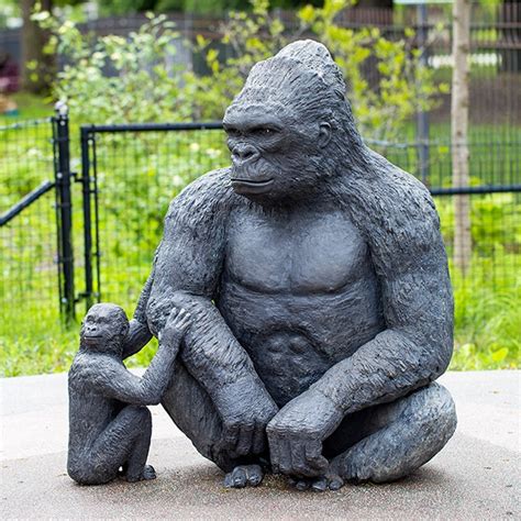 Gorilla Bronze Animal Statue - Aongking Sculpture Manufacturer