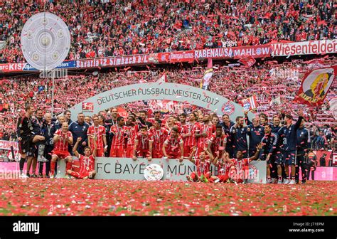 The Munich team celebrates winning the championship at the end of the ...