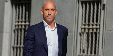 Fifa sperrt Luis Rubiales nach Kuss Skandal für drei Jahre