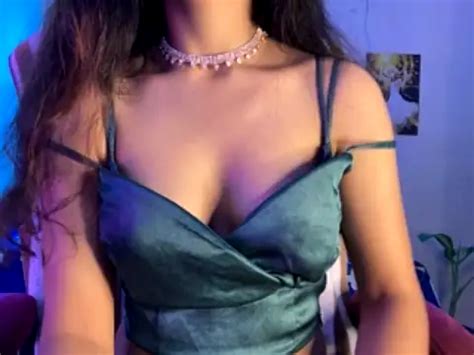 Royal Girl Naked Stripping On Cam For Live Porn Video Webcam Chat BumFetish