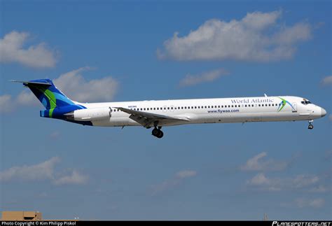 N Wa World Atlantic Airlines Mcdonnell Douglas Md Dc Photo