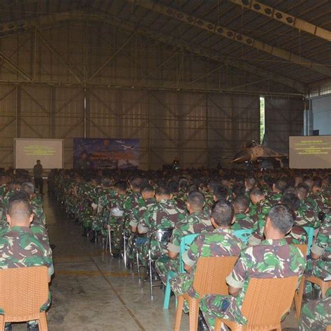 Prajurit Brigif Para Raider 3 Kostrad Terima Pengarahan Panglima TNI