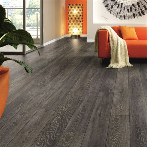 Variety Dark Rock Oak Laminate Flooring 8mm