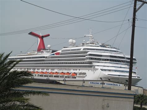 Welcome to Galveston, Carnival Freedom! - RyG's Cruise Guide