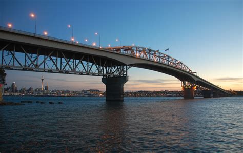 Structurae [en]: Auckland Harbour Bridge