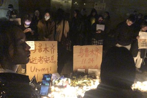 At The Heart Of Chinas Protests Against Zero Covid Young People Cry