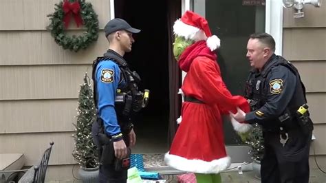 The Grinch Gets Busted In New Jersey Youtube