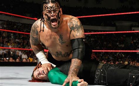 Falls Count Anywhere Match Jeff Hardy Vs Umaga Wwe