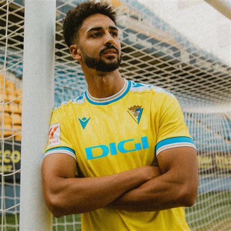 Nova camisa do Cádiz CF 2023 2024 Macron Mantos do Futebol