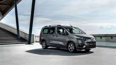 Toyota Proace City Modeliyle Hafif Ticari Segmentine Giriyor