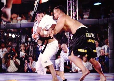 Royce Gracie has a hard time against Kimo Leopoldo at UFC 3 - MMA Underground