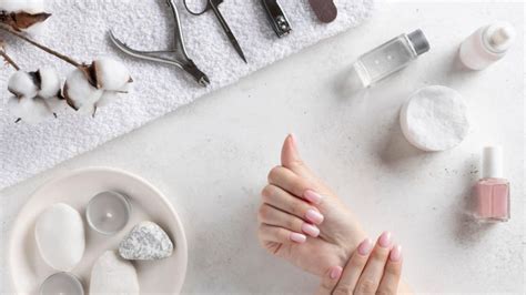 Paso A Paso Para Desinfectar Las Herramientas Del Kit De Manicura