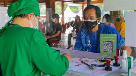 Pemkot Solo Gandeng Halodoc Dan Gojek Jalankan Vaksinasi Covid 19 Untuk