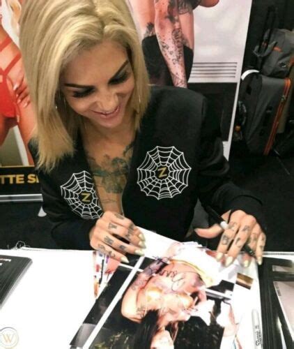 Bonnie Rotten Signed 8x10 Photo Sexy Avn Star Model Rare Authentic