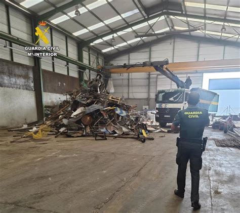 Dos detenidos por robar material en una empresa de construcción de Nava