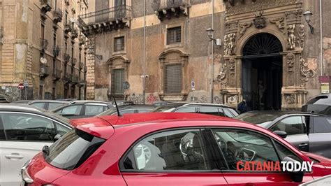 Ladri Seriali In Azione Nel Centro Storico Prese Di Mira Le Auto Dei